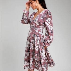 Lulu’s dusty purple floral print wrap dress